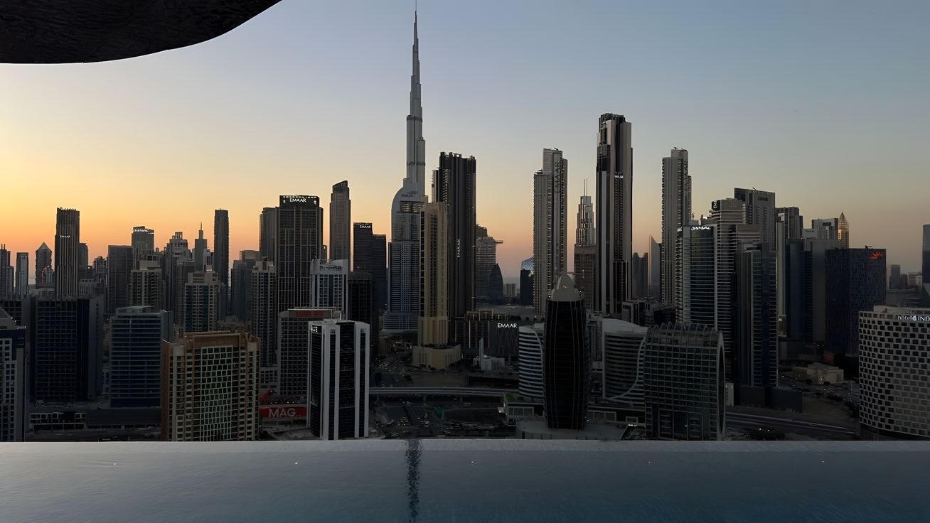 Skyline Dubaï au coucher du soleil