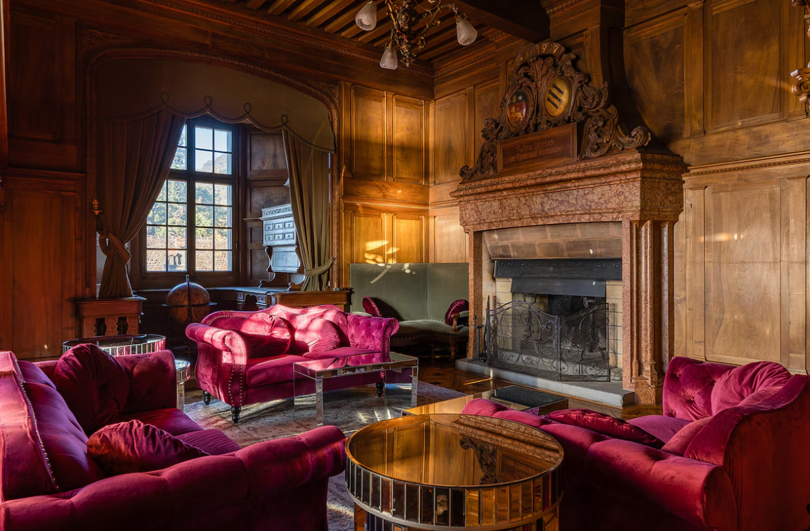 Salon château velours